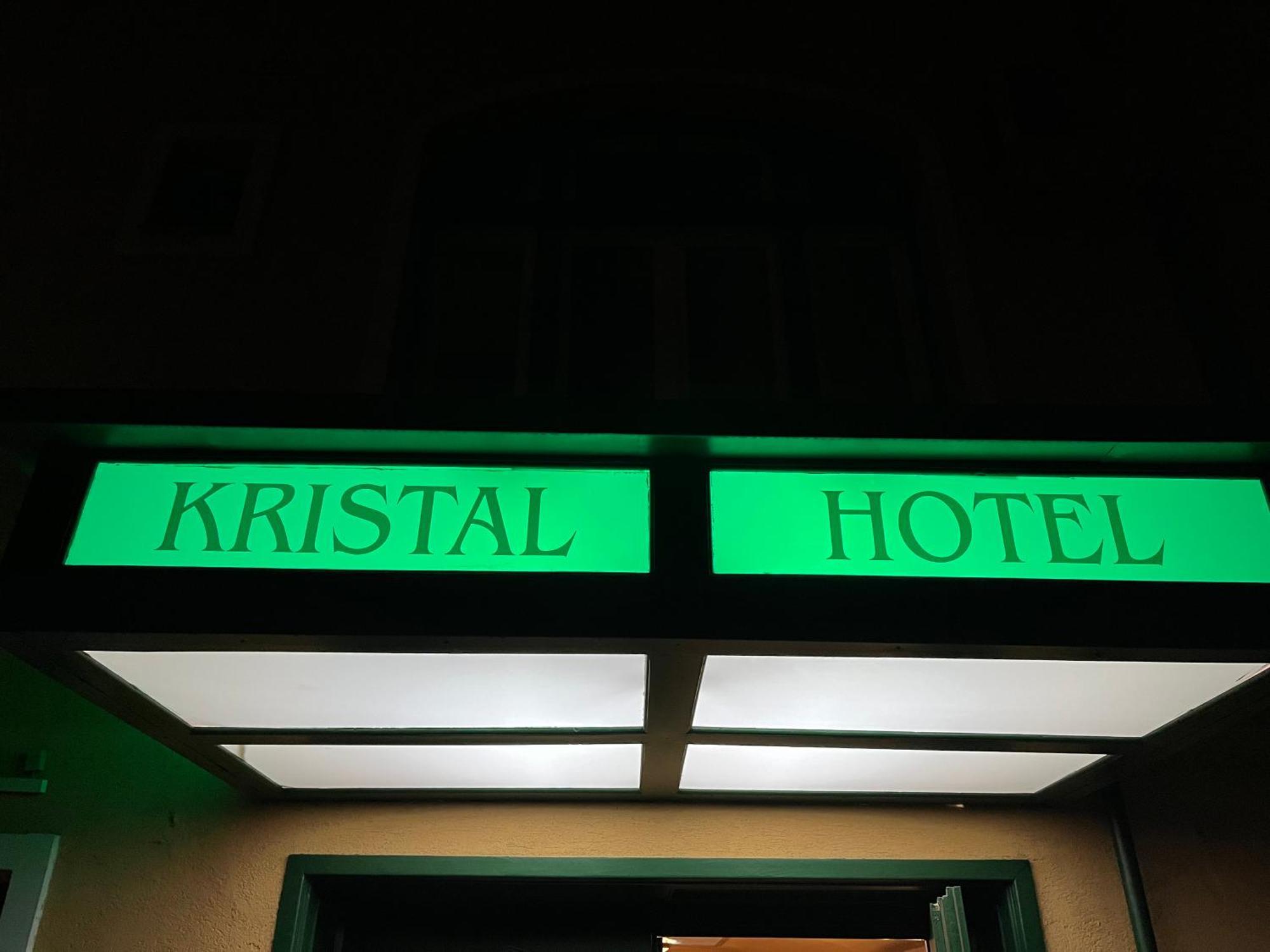 Hotel Kristal Gellert Hill Budapeste Exterior foto