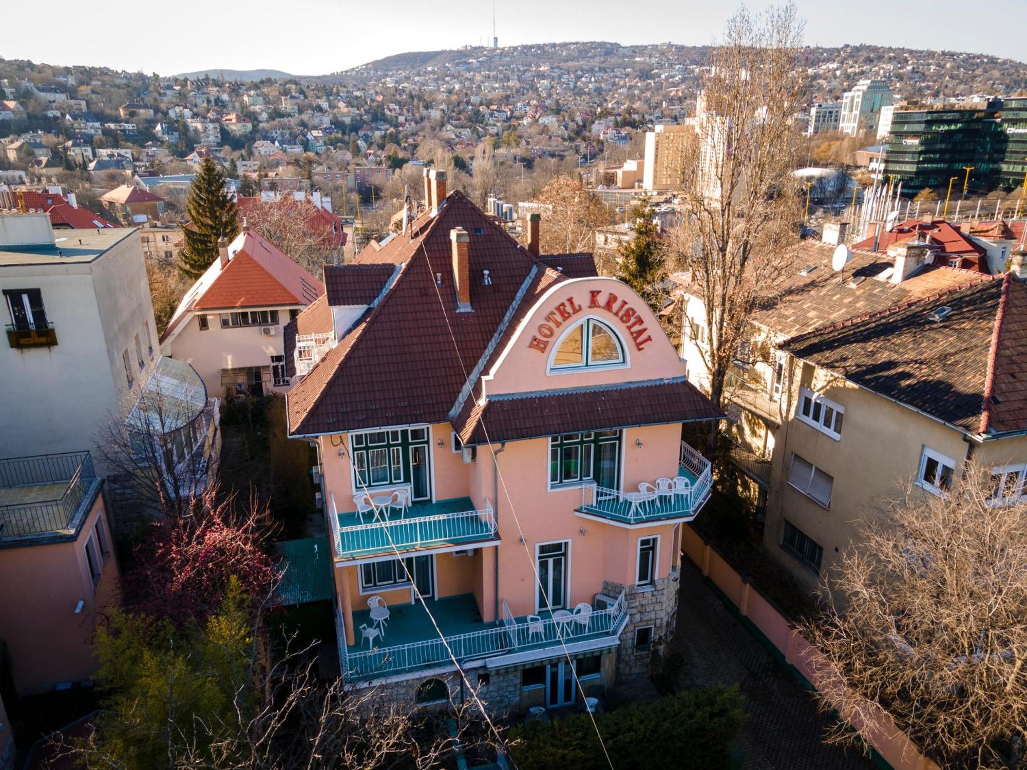 Hotel Kristal Gellert Hill Budapeste Exterior foto