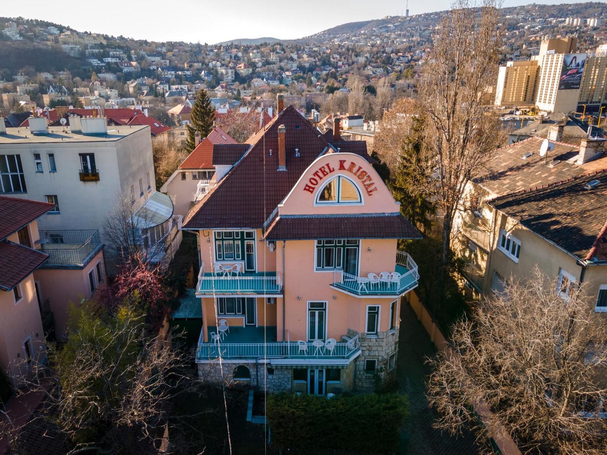 Hotel Kristal Gellert Hill Budapeste Exterior foto