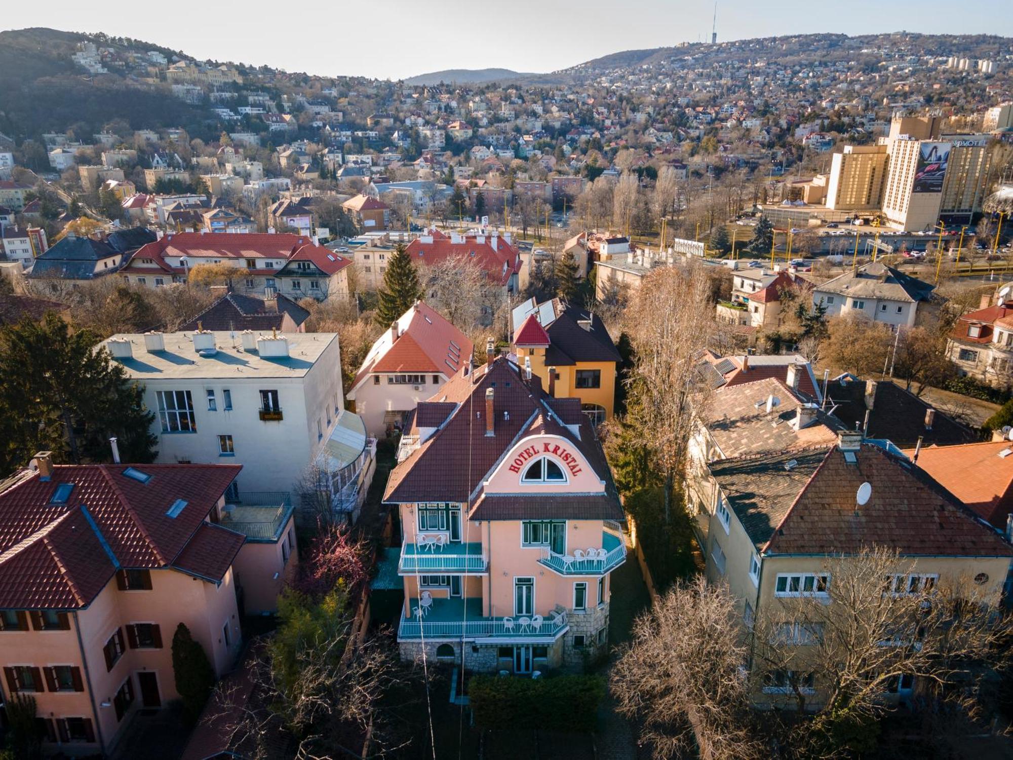 Hotel Kristal Gellert Hill Budapeste Exterior foto