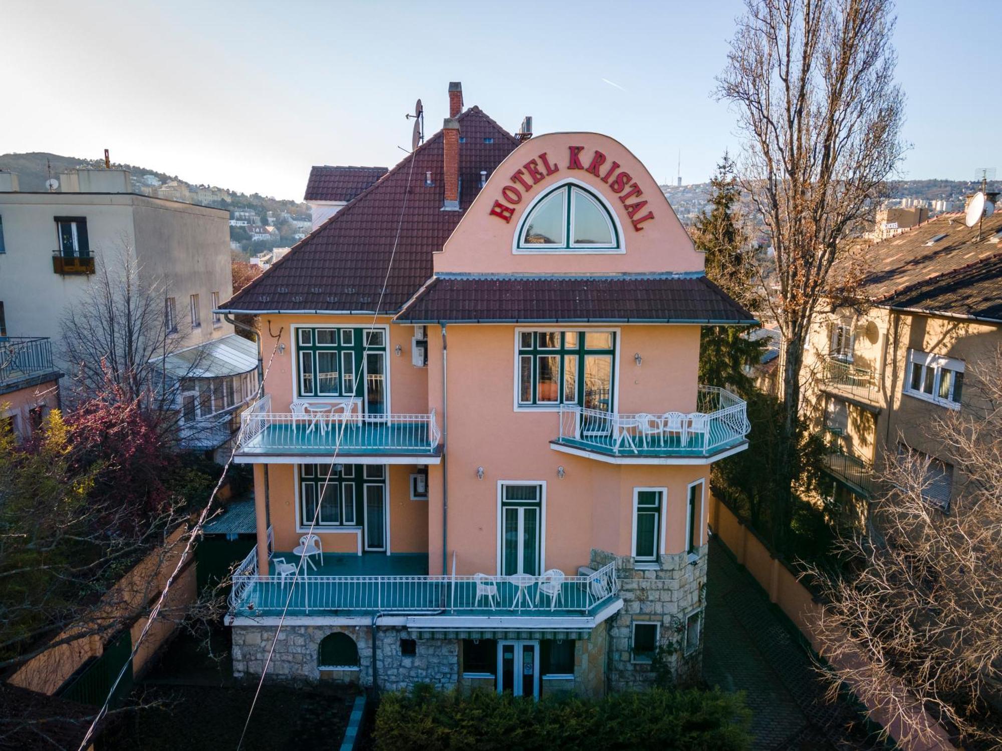 Hotel Kristal Gellert Hill Budapeste Exterior foto