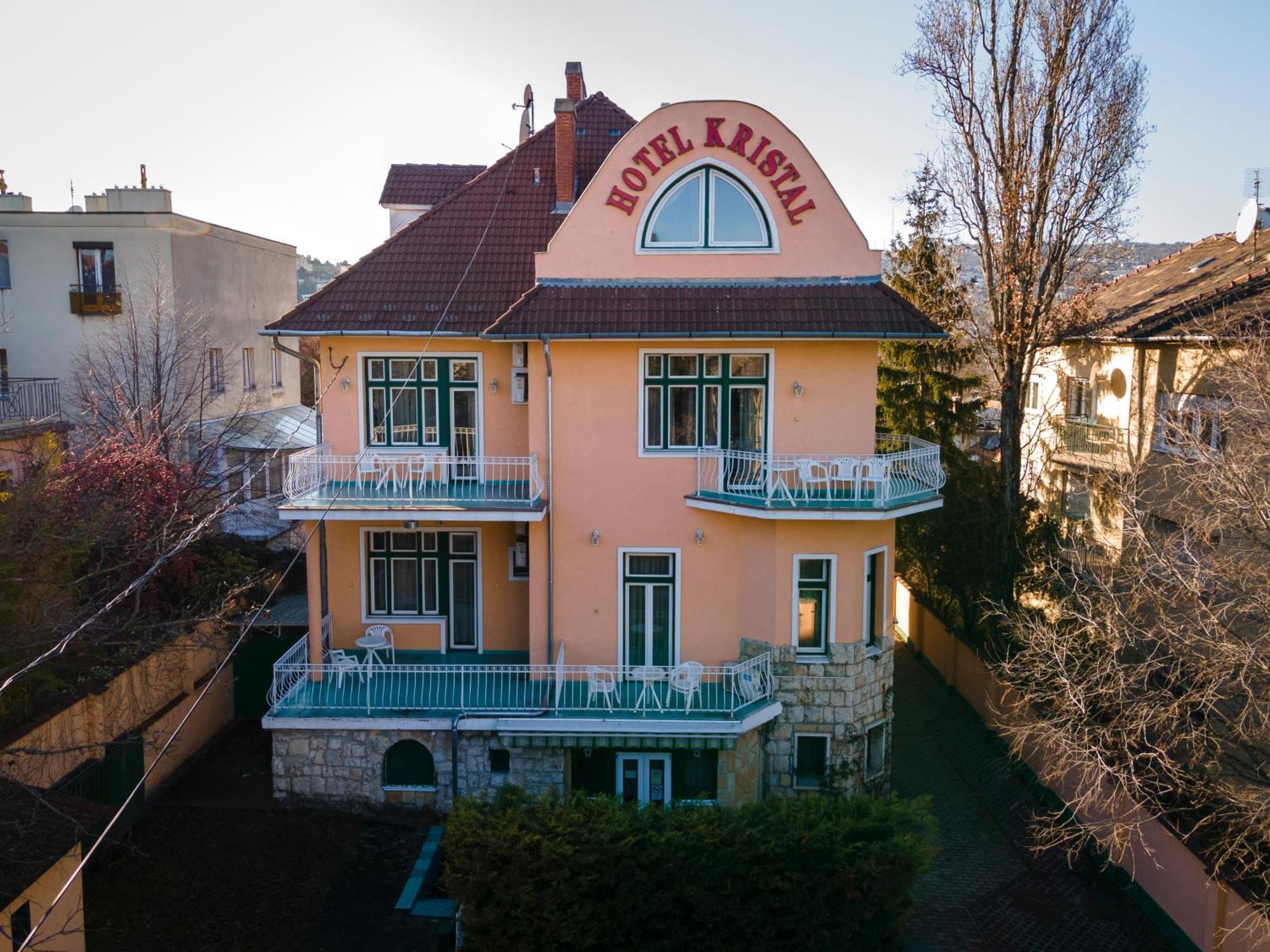 Hotel Kristal Gellert Hill Budapeste Exterior foto