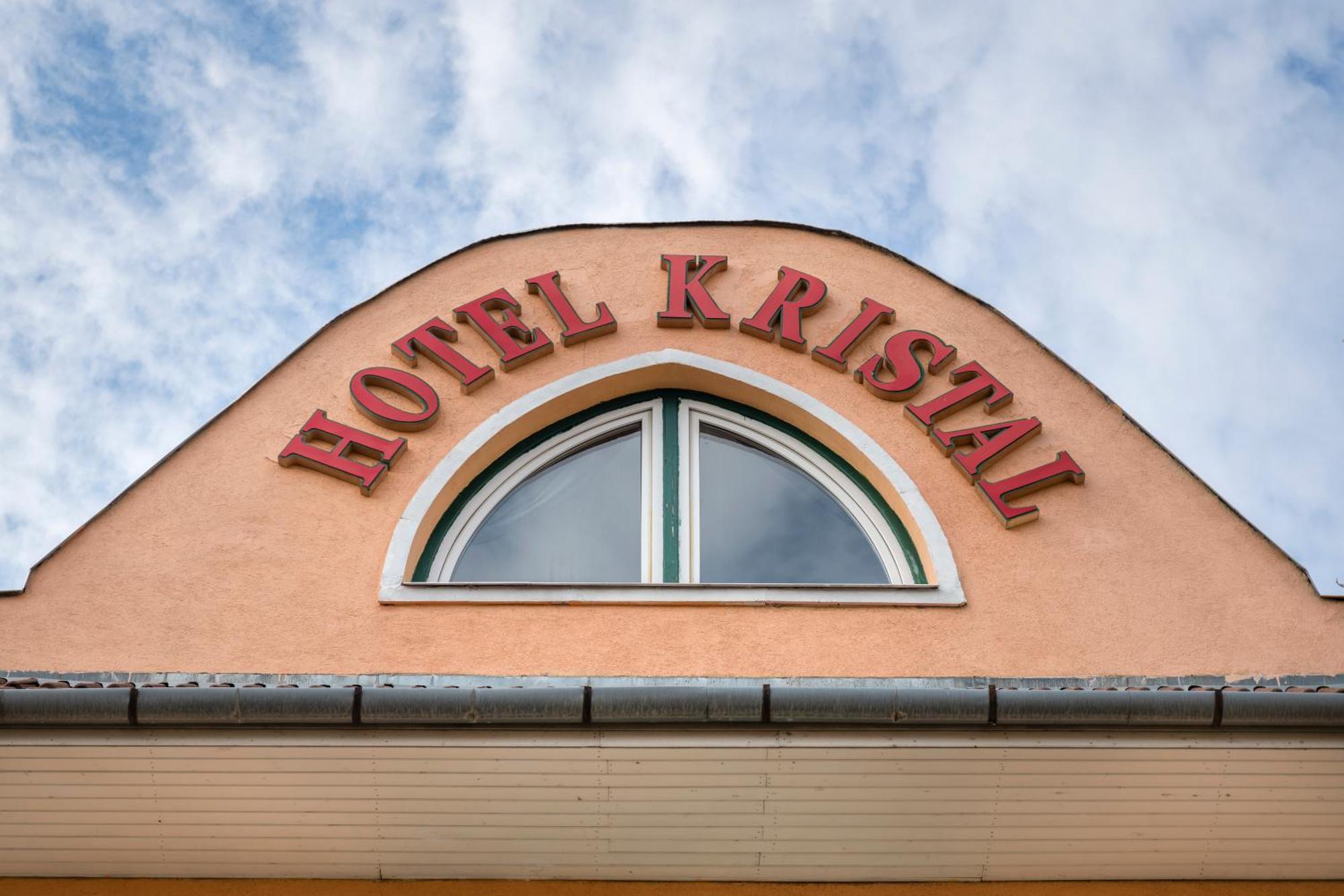 Hotel Kristal Gellert Hill Budapeste Exterior foto