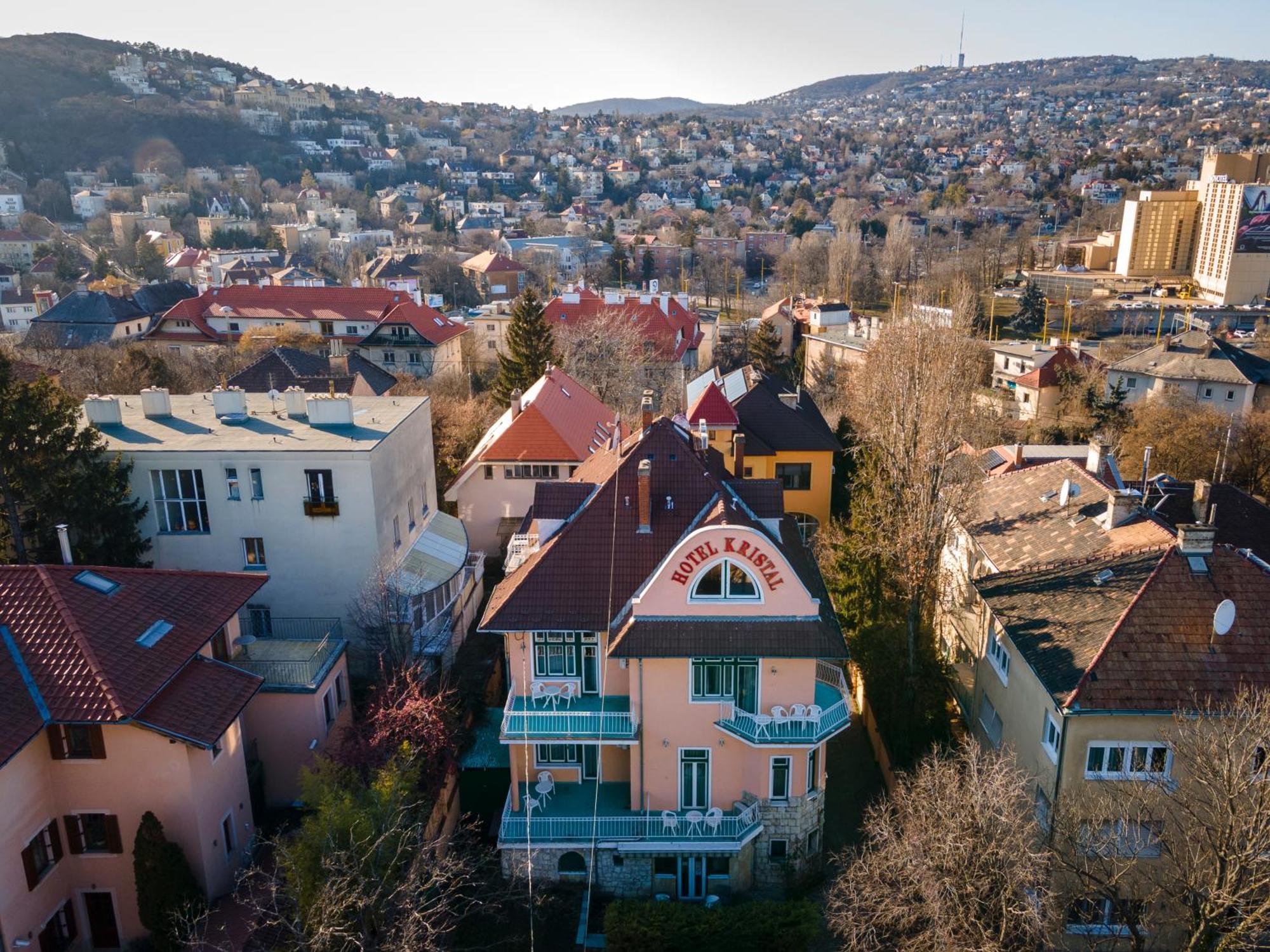 Hotel Kristal Gellert Hill Budapeste Exterior foto