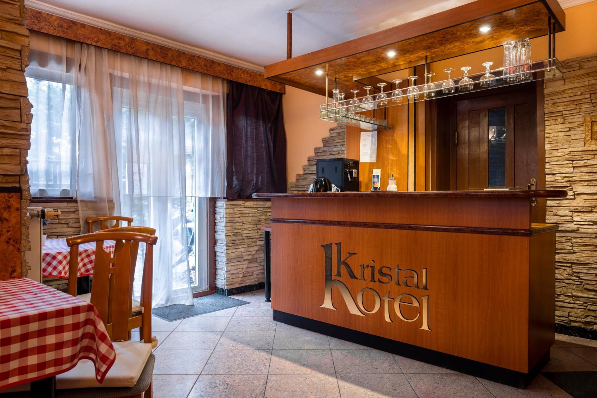 Hotel Kristal Gellert Hill Budapeste Exterior foto