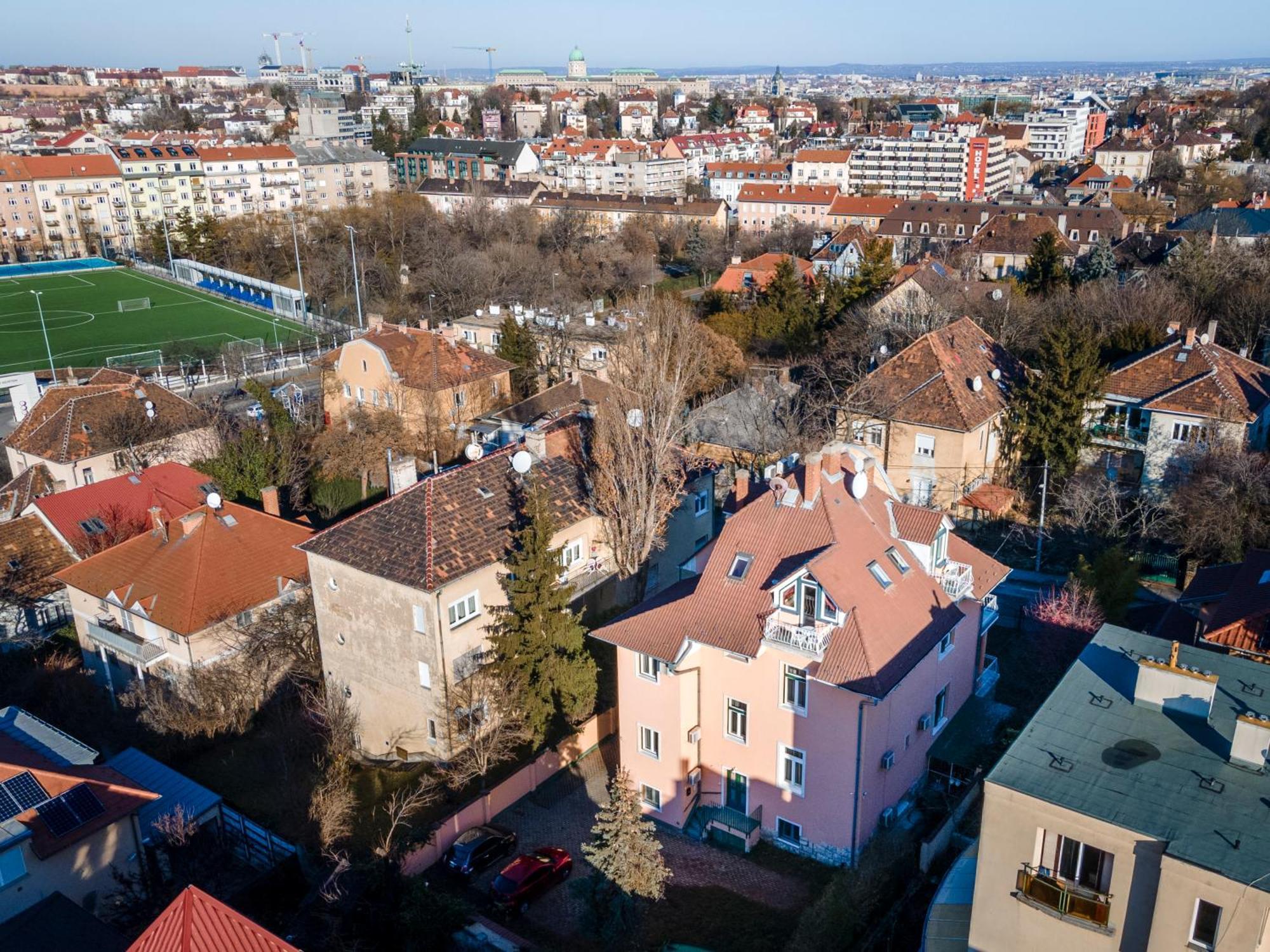 Hotel Kristal Gellert Hill Budapeste Exterior foto